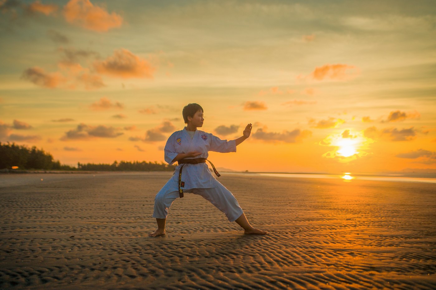 Practicante de kárate con karategi